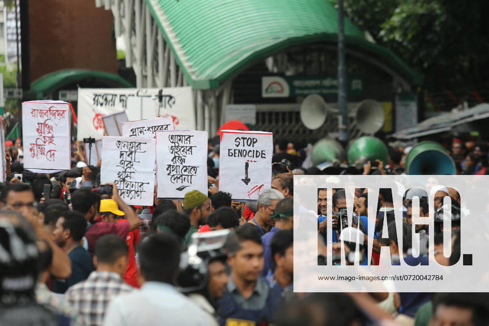 New Protests In Bangladesh Kill 2 - Dhaka Activists take part in a protest march as they demand justice for victims arrested and killed in the recent countrywide violence in Dhaka on August 2, 2024. Demonstrations in Bangladesh after August 2 prayers demanded justice for victims of nationwide unrest and police crackdown, after the release of protest leaders failed to quell public anger. Photo by Habibur Rahman ABACAPRESS.COM Dhaka Wari Bangladesh
