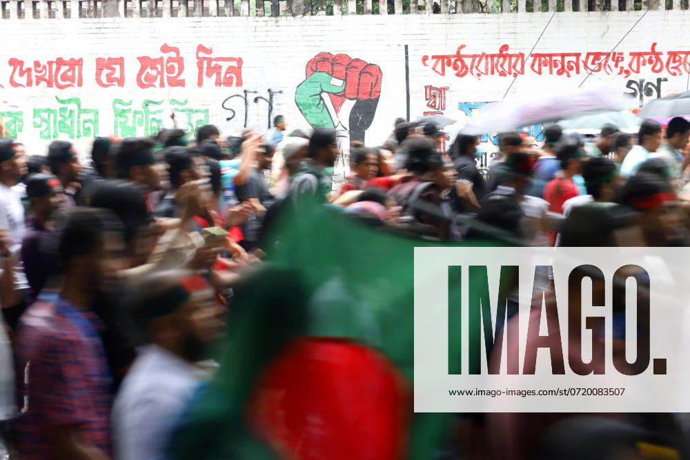 Demonstrators of all classes joined thousands of students in the central Shaheed Minar of Dhaka in the protest program called by the anti-discrimination student movement. In this movement, the protesters chanted slogans demanding the resignation of dictator Sheikh Hasina in 1-point demand. All categories of professionals from university teachers, acting artists, singers to rickshaw pullers participated in the programme. At least 266 people died in this anti-quota movement. There are 33 children among them. Dhaka Bangladesh - ZUMAk174 20240803_zip_k174_008