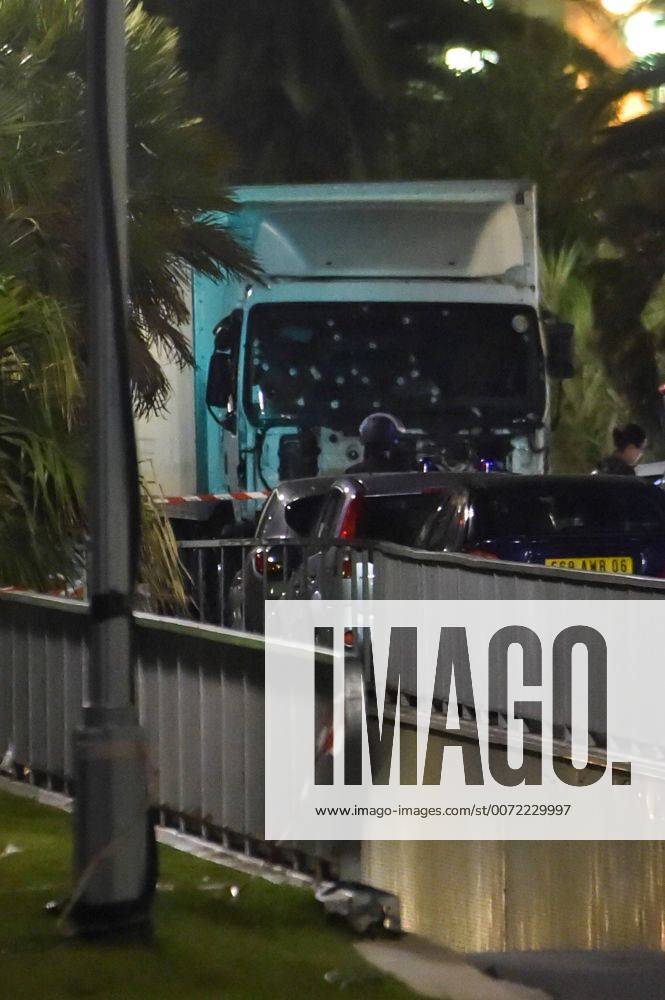 Anschlag in Nizza Der LKW, der in die Menschenmassen fuhr Anschlag in Nizza Terror Terroranschlag Attacke Terrorattacke - 14 07 2016 lionelURMAN PANORAMIC
