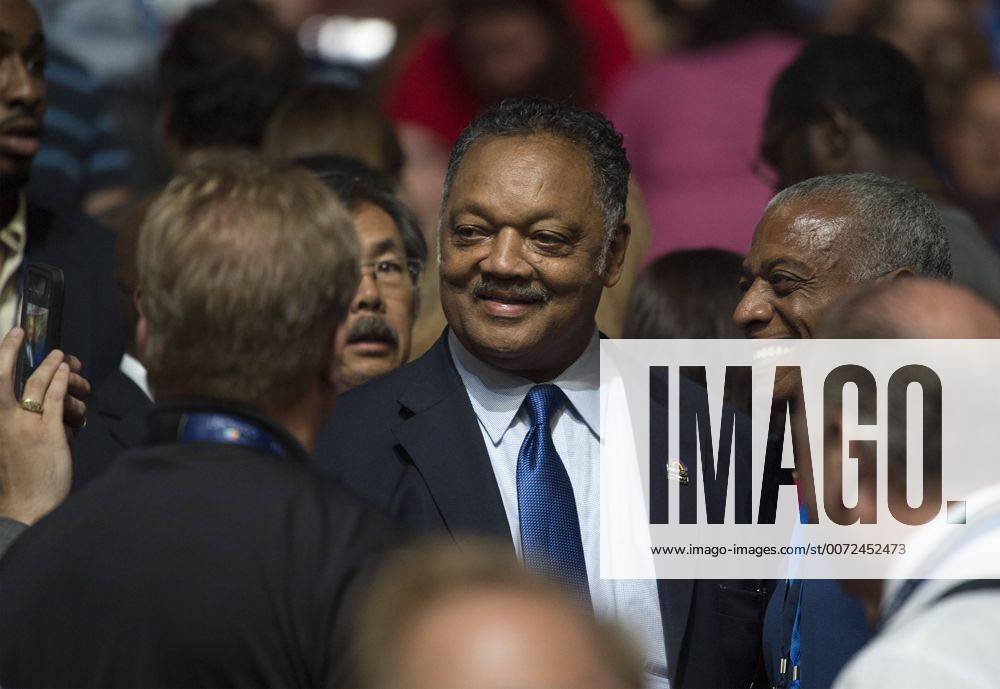 Parteitag der Demokraten in Philadelphia Rev. Jesse Jackson arrives on the floor during the Democratic National Convention at Wells Fargo Center in Philadelphia, Pennsylvania on July 25, 2016. The delegates will confirm the nomination of Hillary Clinton and Tim Kaine as the Democratic ticket for the November election. PHI2016072539 PETExMAROVICH