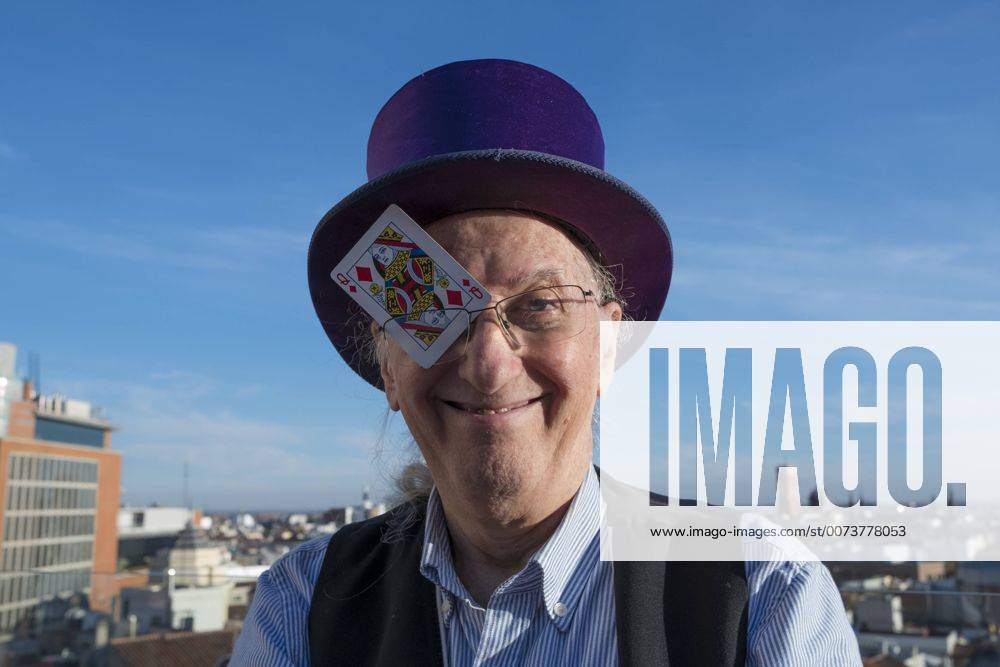 Photocall Magier Juan Tamariz in Madrid October 7, 2016 - Madrid, Madrid, Spain - Juan Tamariz presents his new magic show at the Terrace of the Hotel Vincci Capitol Madrid, Spain, on October 7, 2016. Madrid Spain - ZUMAn230