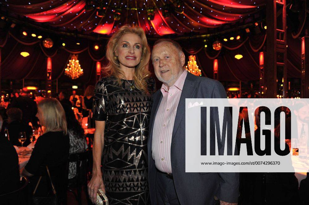 Joseph Vilsmaier mit Freundin Birgit Muth VIP-Premiere Schuhbecks teatro Sweet Dreams Spiegelpalast Riem bei München 03. November 2016