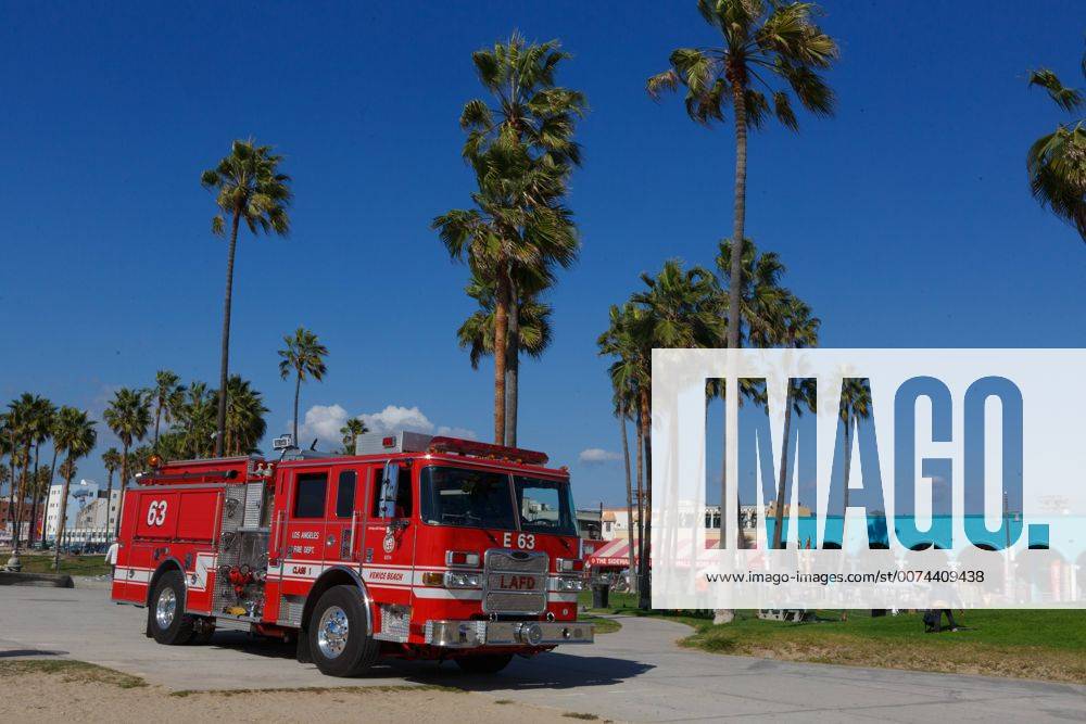 USA, United States of America, California, Los Angeles, 01.11.2016: Los Angeles City Fire Department, Löschzug, Löschfahrzeug am Strand von Venice Beach
