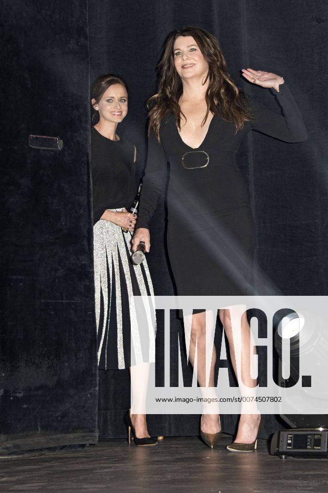 Alexis Bledel und Lauren Graham beim Fan Event zur Netflix Miniserie Gilmore Girls: Ein neues Jahr Gilmore Girls: A Year in the Life im Admiralspalast. Berlin, 10.11.2016 Foto:xF.xFuturexImage
