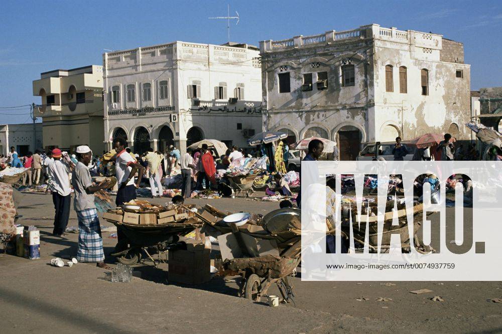 Outdoor bazaar scene, Djibouti City, Djibouti, Africa