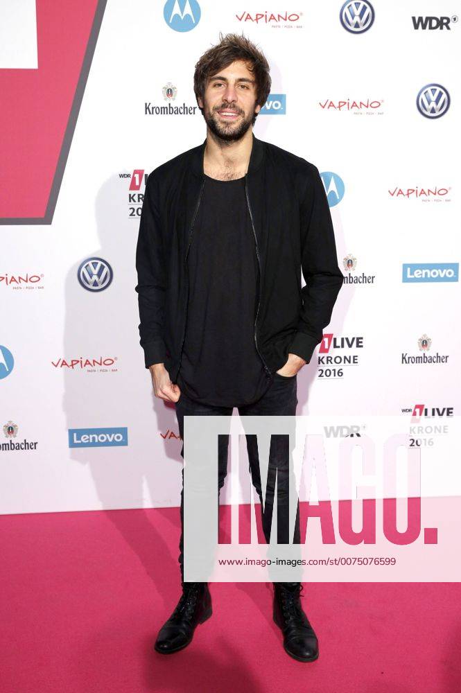 Max Giesinger bei der 17. Verleihung der1Live Krone 2016 in der Jahrhunderthalle. Bochum, 01.12.2016 Foto:xC.xFuturexImage