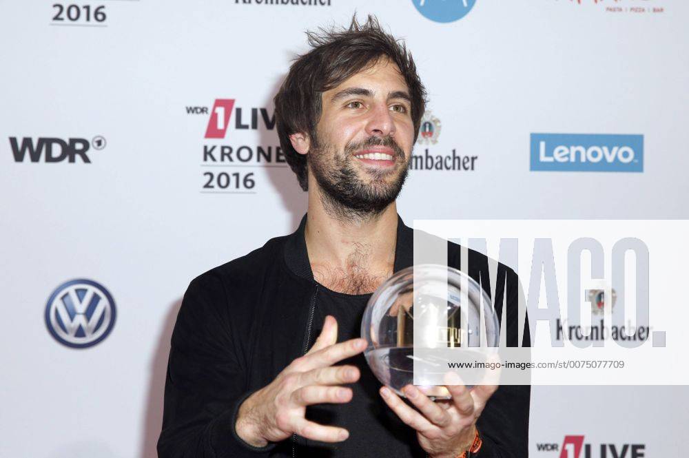 Max Giesinger bei der 17. Verleihung der1Live Krone 2016 in der Jahrhunderthalle. Bochum, 01.12.2016 Foto:xC.xFuturexImage