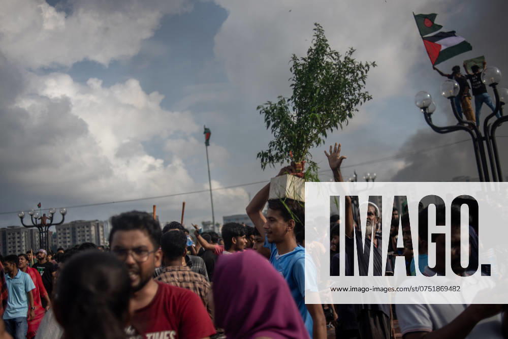 Protests In Bangladesh People are celebrating at the Parliament House after the fall of the country s Prime Minister Sheikh Hasina in Dhaka, Bangladesh, on August 6, 2024. Dhaka Bangladesh