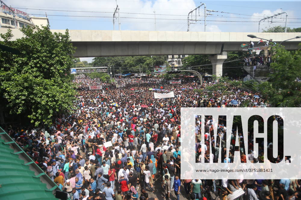 Anti-government protestors celebrate in Shahbag near Dhaka university area in Dhaka on August 5, 2024. Protests in Bangladesh that began as student-led demonstrations against government hiring rules in July culminated on August 5, in the prime minister fleeing and the military announcing it would form an interim government.People gather to celebrate the fall of Bangladesh Prime Minister Sheikh Hasina after an intense clash between police, pro-government forces, and anti-Quota protesters in Dhaka, Bangladesh. Dhaka Bangladesh - ZUMAr336 20240805_zip_r336_062