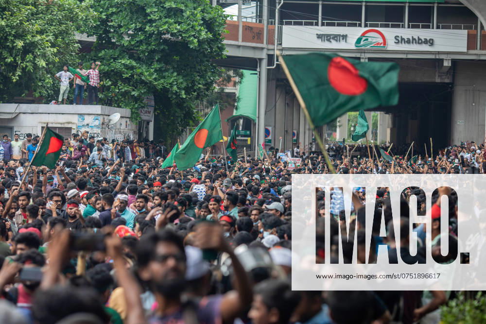 Dhaka celebrate the resignation of the Prime Minister - 05 Aug 2024 Anti-government protestors participate in the celebrations. Thousands of people are celebrating the resignation of Bangladeshi Prime Minister Sheikh Hasina. Protests in Bangladesh that began as student-led demonstrations against government hiring rules in July culminated on August 5, in the prime minister fleeing and the military announcing it would form an interim government. Dhaka Bangladesh