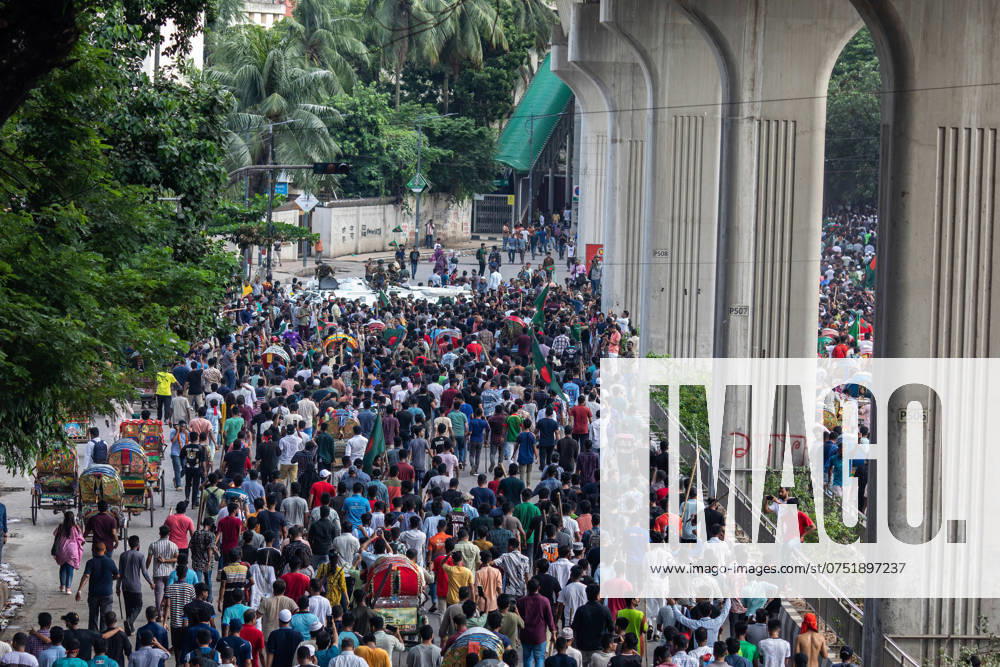 Anti-government protestors participate in the celebrations. Thousands of people are celebrating the resignation of Bangladeshi Prime Minister Sheikh Hasina..Protests in Bangladesh that began as student-led demonstrations against government hiring rules in July culminated on August 5, in the prime minister fleeing and the military announcing it would form an interim government. Dhaka Bangladesh - ZUMAs197 20240805_aaa_s197_084