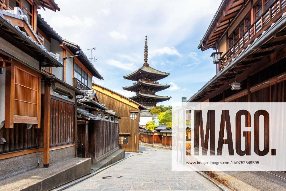 Historical old town of Kyoto with Yasaka Pagoda and Hokan-ji Temple in Japan, Historical old town of Kyoto with Yasaka Pagoda and Hokan-ji Temple ancient in Japan, Historical old town of Kyoto with Yasaka Pagoda and Hokan-ji Temple ancient in Japan, 16.11.2023,