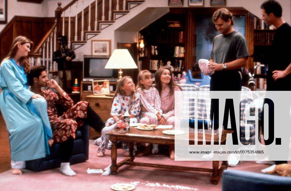 Full House, Sitcom, USA 1987 - 1995, Staffel 7, Darsteller: (v. l.) Lori Loughlin, John Stamos, Jodie Sweetin, Mary Kate oder Ashley Olsen, Candace Cameron Bure, Dave Coulier, Bob Saget