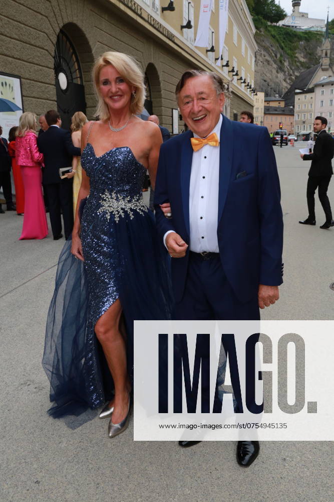 Salzburger Festspiele Premiere Le Nozze Di Figaro Salzburg, 27. 07. 2023 Richard LUGNER mit Frau Simone REILÄNDER