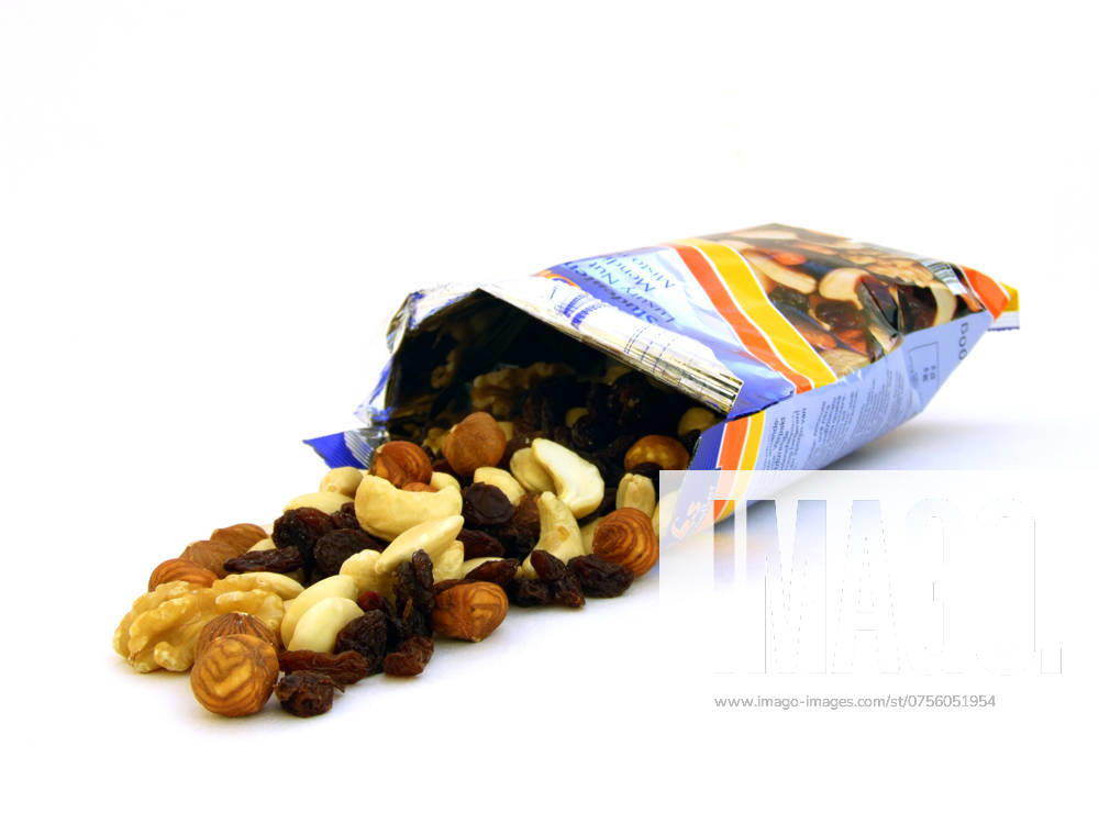 Ein paar Nüsse und Rosinen A few nuts and raisins