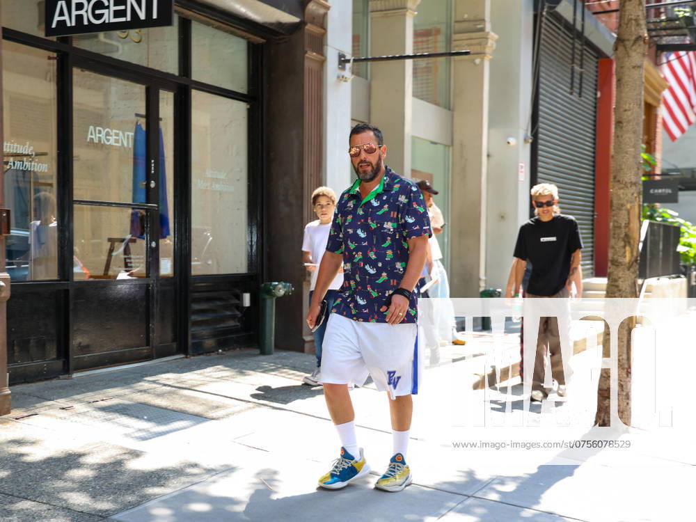 Adam Sandler takes a stroll through New York City Featuring: Adam Sandler Where: New York, New York, United States When: 20 Aug 2024 Credit: BauerGriffin INSTARimages . NOT FOR USE BY NEWSPAPERS BASED IN THE UK.