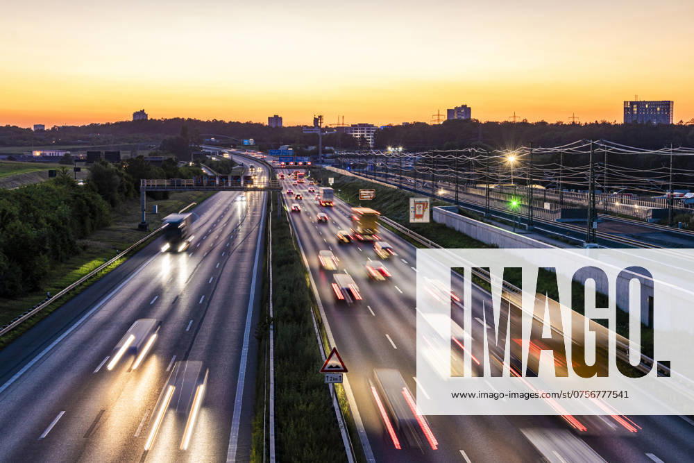 Germany, Baden-Wurttemberg, Stuttgart, Traffic on Bundesautobahn 8 at dusk, WDF07674