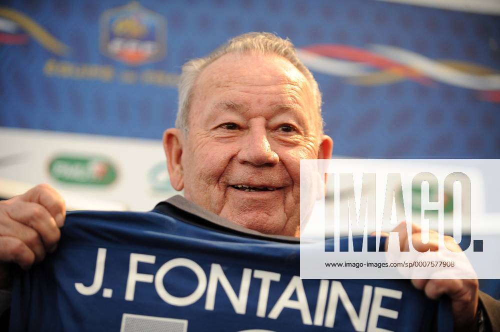 JUST FONTAINE (Frankreich) - Pressekonferenz - NOLWENNLEGOUICxFEP - o0 Schriftzug