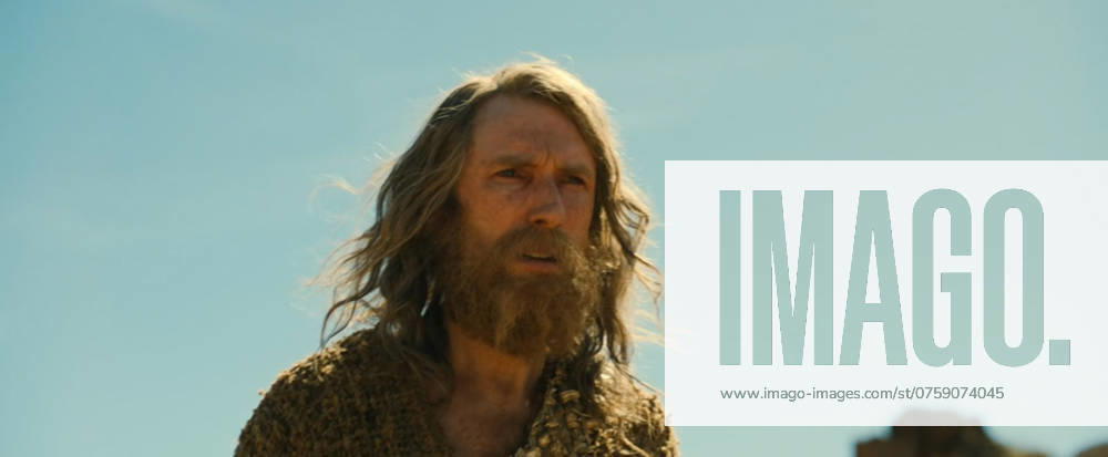 Daniel Weyman Los Angeles.CA.USA. Daniel Weyman in a scene in (C) Amazon Prime TV series, The Lord of the Rings: The Rings of Power. Season 2. S2E1 LMK112-020924-001 Showrunners: J. D. Payne and Patrick McKay Set in the Second Age of The Lord of the Rings story this sees the forging of the rings and the rise of the Dark Lord Sauron. Arranged against him are Elves, Dwarves, Men and Hobbits. Supplied by LMKMEDIA. Editorial Only. Landmark Media is not the copyright owner of these Film or TV stills but provides a service only for recognised Media outlets.