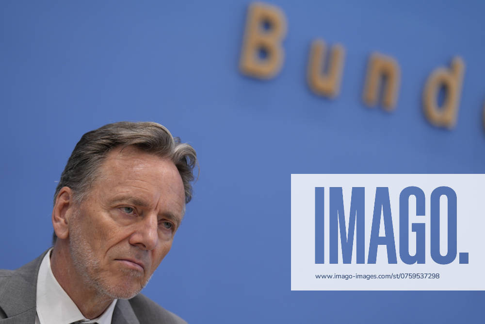 Holger Münch, Präsident des Bundeskriminalamtes Bundeslagebild zur Organisierten Kriminalität 2023, Bundesinnenministerin Nancy Faeser, Holger Münch, Präsident des Bundeskriminalamtes (BKA) in der Bundespressekonferenz Berlin Berlin GER