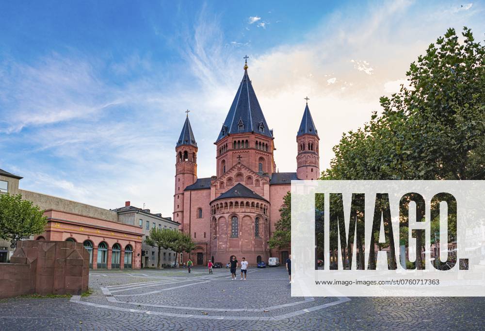 Dom St. Martin und Domplatz in Mainz, Rheinland-Pfalz, Deutschland, Europa St Martin s Cathedral and Cathedral Square in Mainz, Rhineland-Palatinate, Germany, Europe