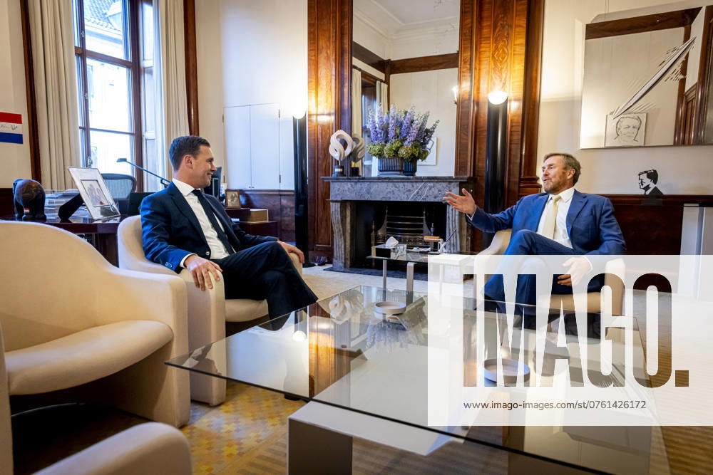 Palace King Willem-Alexander during a meeting with Eelco Heinen Minister van Financien at palace Noordeinde in The Hague. Â