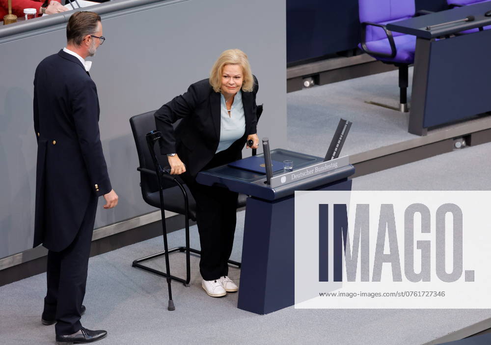 Nancy Faeser (SPD), Bundesministerin fuer Inneres und Heimat, Deutschland, Berlin, Reichstag, Thema: Innere Sicherheit, Migrationspolitik