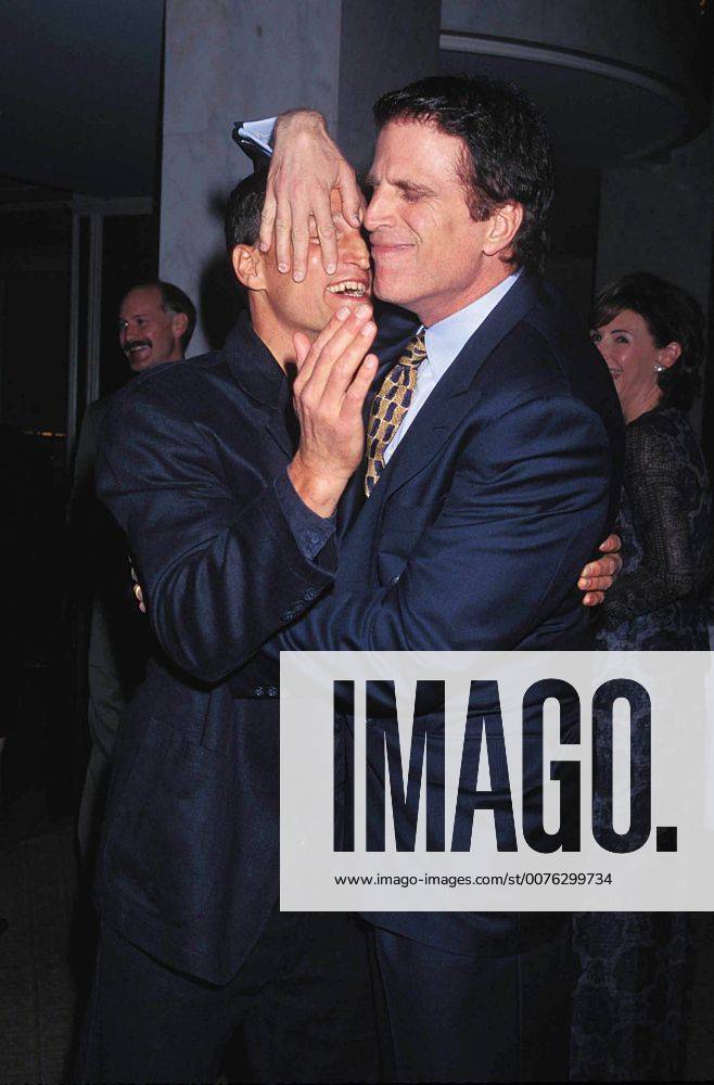Sept. 21, 2006 - TED DANSON WITH WOODY HARRELSON 1997.AMERICAN OCEANS CAMPAIGN IN BEVERLY HILLS . LISA ROSE- - ZUMAg49_ 20060921_gaf_g49_031