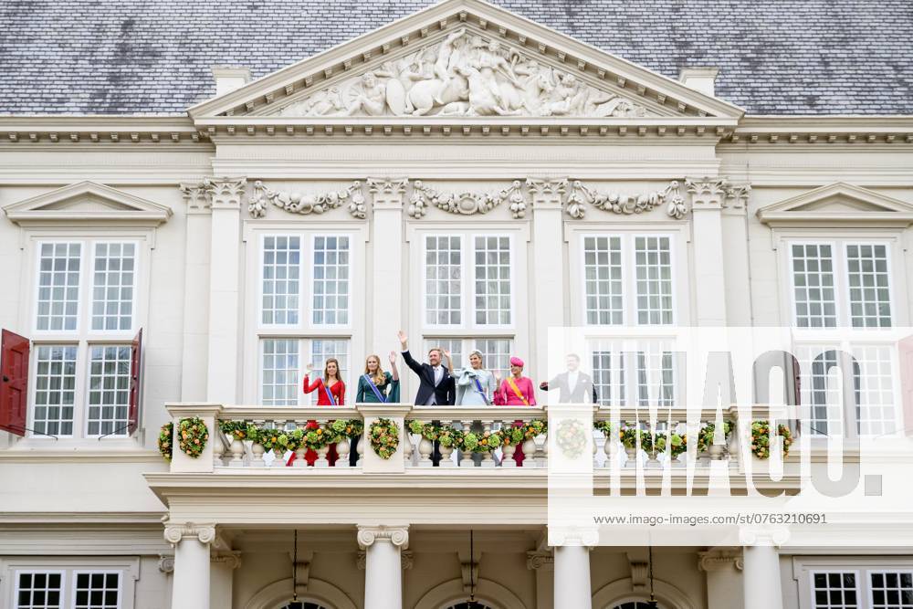 Den Haag, The Netherlands, 2024-09-17 14:17:50 THE HAGUE, 17-09-2024, Noordeinde PalaceKing Willem Alexander and Queen Maxima with Princess Amalia and Princess Alexia and Prince Constantijn with Princess Laurentien during Princess Day on the balcony of Noordeinde Palace PHOTO: NL Beeld Patrick van Emst Credit: NL Beeld Patrick van Emst