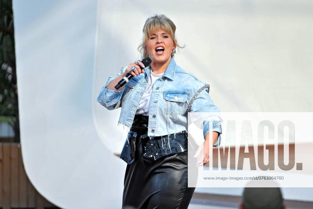 ZDF - Fernsehgarten. Sängerin Maite Kelly während der ZDF - Unterhaltungsshow Fernsehgarten am 22.09.2024 in Mainz. 20240922MWI006658