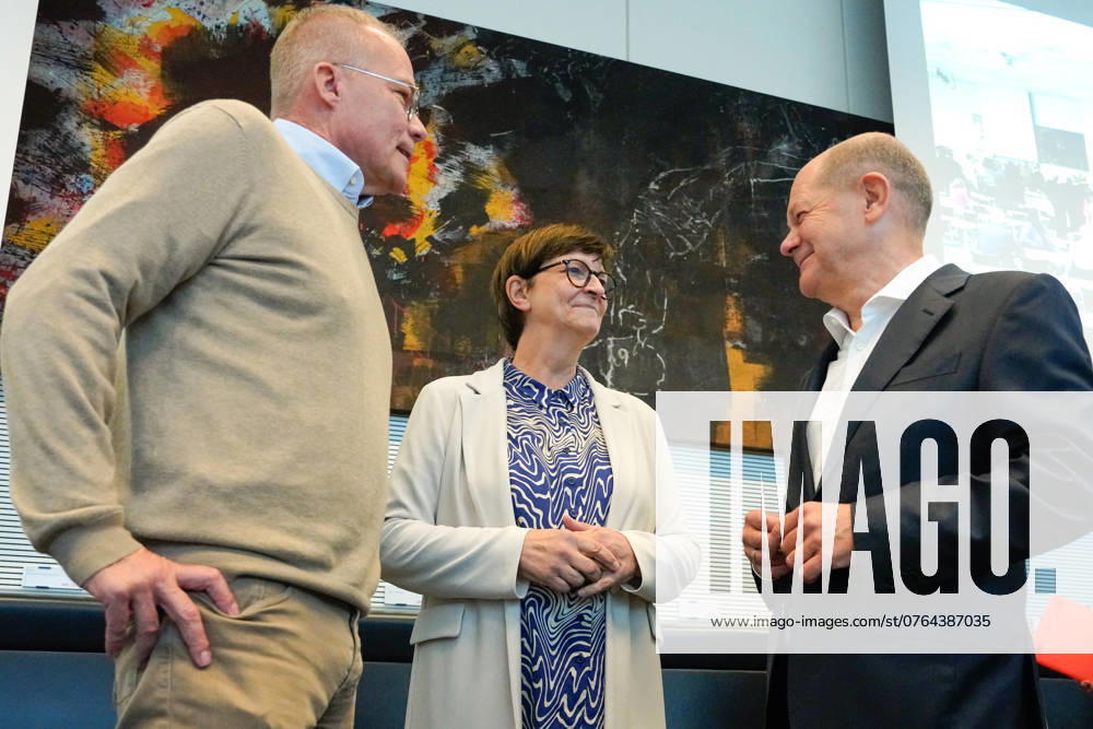 SPD-Bundestagsfraktion, Auftaktbilder Fraktionssitzung SPD-Bundestagsfraktion, Matthias Miersch, Saskia Esken, Parteivorsitzende, Bundeskanzler Olaf Scholz Berlin Berlin GER