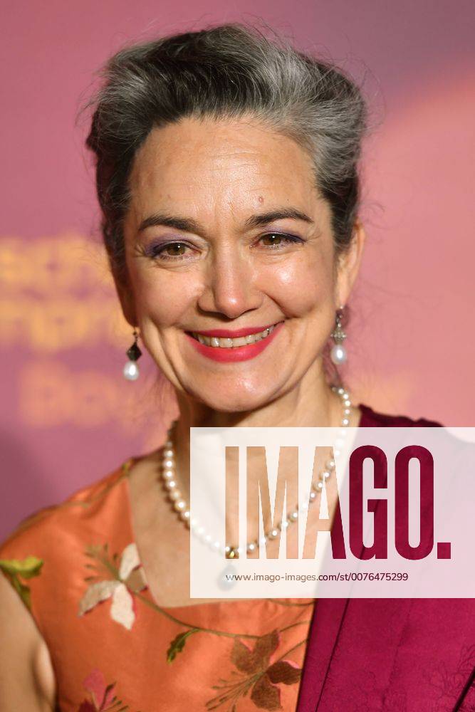 Irina WANKA (Schauspielerin), Einzelbild, angeschnittenes Einzelmotiv, Portraet,Portrait,Porträt. Bayerischer Filmpreis 2017-Red Carpet,Roter Teppich,am 20.01.2017 im Prinzregententheater in Muenchen.