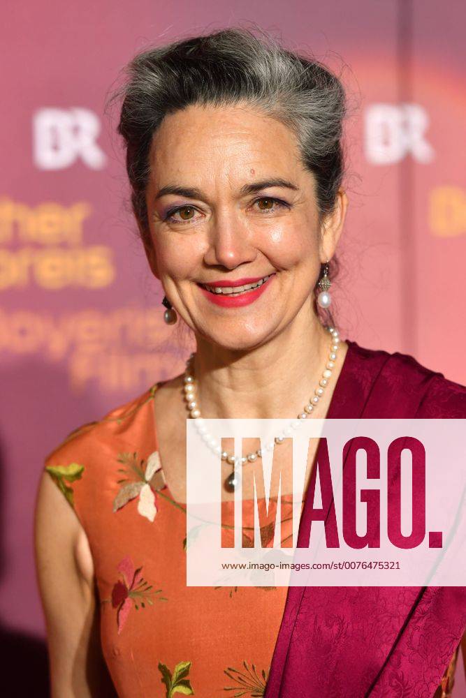 Irina WANKA (Schauspielerin), Einzelbild, angeschnittenes Einzelmotiv, Portraet,Portrait,Porträt. Bayerischer Filmpreis 2017-Red Carpet,Roter Teppich,am 20.01.2017 im Prinzregententheater in Muenchen.