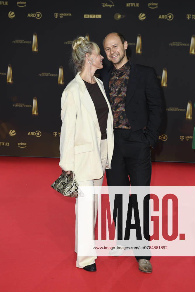 Anna Schudt und Mann Moritz Fuehrmann beim Deutschen Fernsehpreis 2024 in den MMC Studios in Köln am 25.09.2024