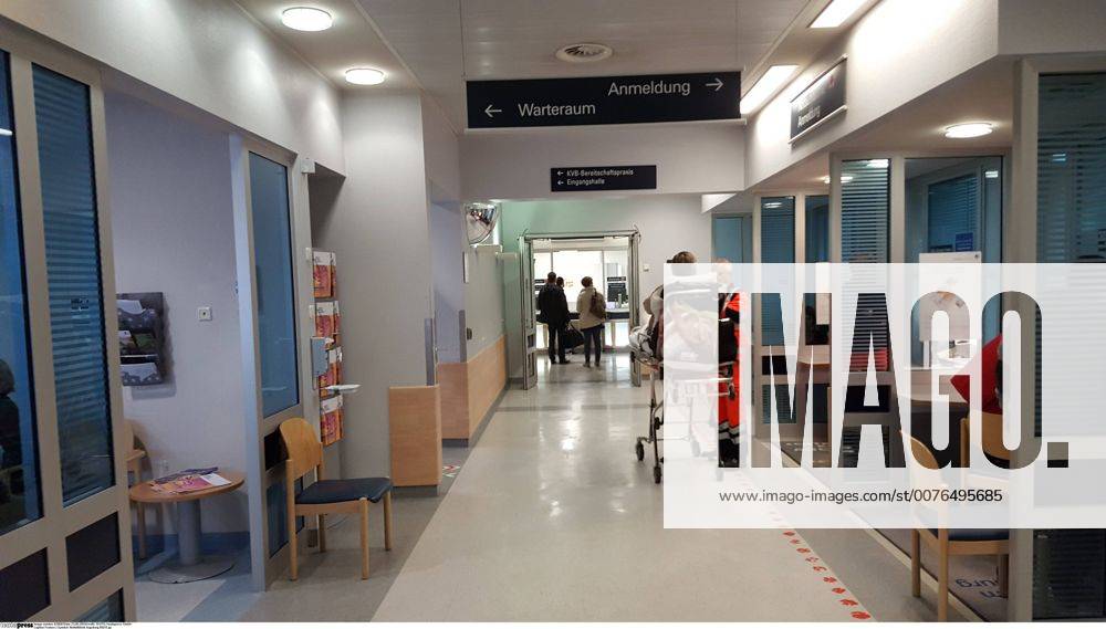 Feature Symbol: Notfallklinik Augsburg 05 16 pp Zentrale Notaufnahme am Klinikum Augsburg im Mai 2016 Klinik Spital Hospital Krankenhaus Notfall Notf lle quer