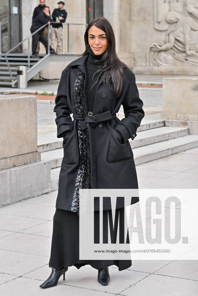 PFW Elie Saab Outside Arrivals Guest arriving at the Elie Saab show during Paris Fashion Week in Paris, France on September 28, 2024. Photo by Julien Reynaud APS-Medias ABACAPRESS.COM Paris France