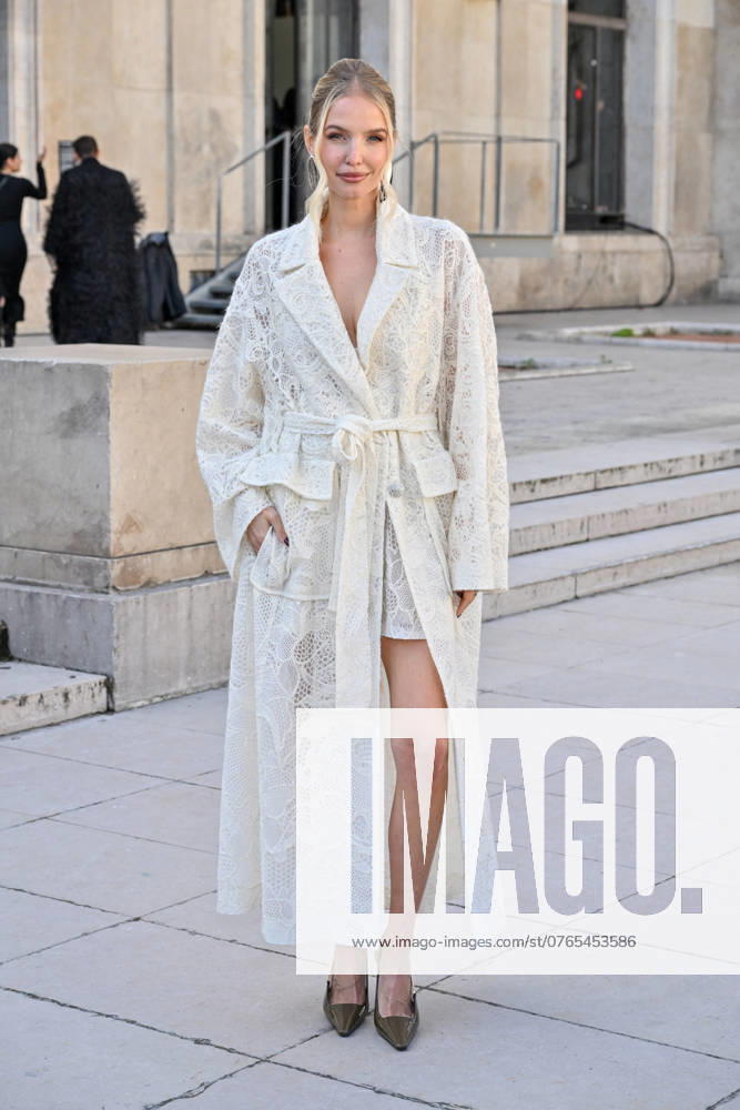 PFW Elie Saab Outside Arrivals Leonie Hanne arriving at the Elie Saab show during Paris Fashion Week in Paris, France on September 28, 2024. Photo by Julien Reynaud APS-Medias ABACAPRESS.COM Paris France