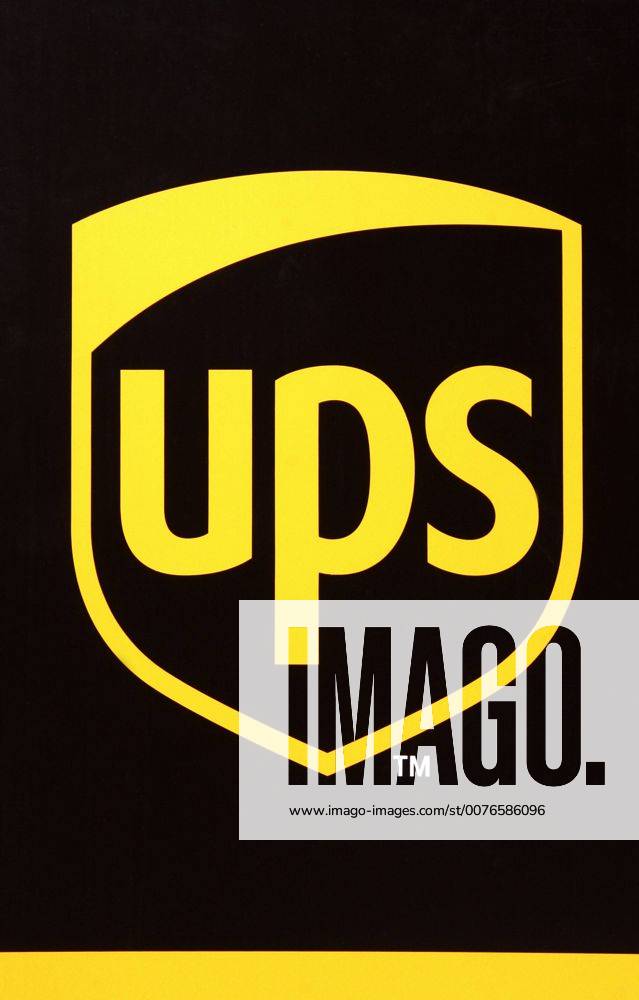 Magdeburg, Sachsen-Anhalt, Deutschland - Logo des Paketdienstes ups. Die 1907 in den USA gegruendete Firma ist sowohl Express- und Paketzustelldienst als auch ein Anbieter spezialisierter Befoerderungs-, Logistik-, Kapital- und E-Commerce-Serviceleistungen. (HF, Päckchen) 00S060224D712.JPG MODEL RELEASE: NOT APPLICABLE, PROPERTY RELEASE: NO MR:Y