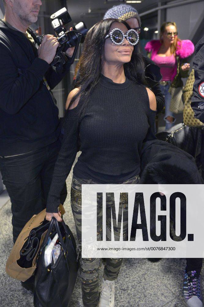 Kader Loth bei der Rückkehr aus dem Dschungelcamp 2017 der RTL TV-Show Ich bin ein Star - Holt mich hier raus auf dem Flughafen Frankfurt am Main. Frankfurt, 31.01.2017 Foto:xH.xFuturexImage