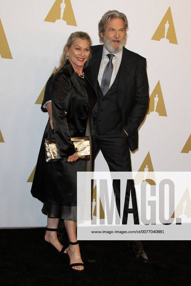 Beverly Hills, CA, United States - 6 February 2017 - Los Angeles, California - Jeff Bridges with wife Susan Geston... 89th Oscars Nominees Luncheon held in the Grand Ballroom at the Beverly Hilton Hotel in Beverly Hills. Photo Credit: AdMedia Beverly Hills United States - ZUMAa123 20170206_zaa_a123_016