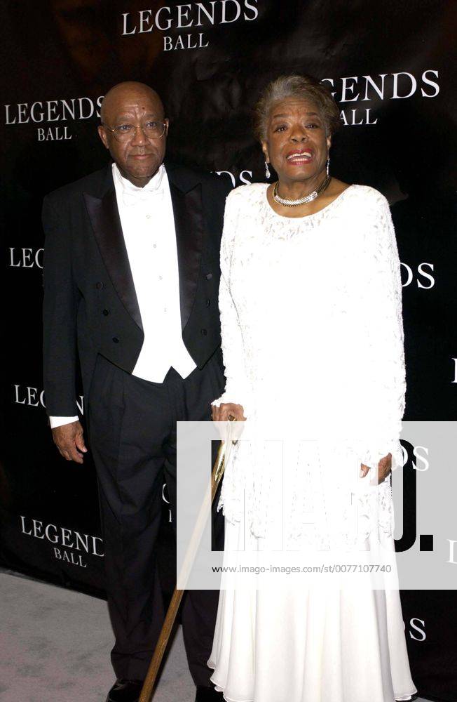 IMAGO ICONS: Maya Angelou May 14, 2005 - K43213VG.OPRAH WINFREY HOSTS LEGENDS BALL, A WHITE TIE GALA, TO PAY TRIBUTE TO WOMEN WHO HAVE PAVED THE WAY IN ARTS, ENTERTAINMENT, AND CIVIL RIGHTS AND BUILT A BRIDGE TO NOW .AT THE BACARA RESORT, SANTA BARBARA, CALIFORNIA 05-14-2005. VALERIE GOODLOE- 2005.DR MAYA ANGELOU - ZUMAg49_ 20050514_gaf_g158_533