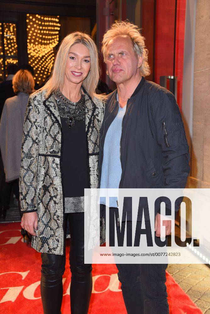 Uwe Ochsenknecht mit Freundin Kirsten Kiki Viebrock Berlinale Opening Night by Gala und UFA im Hotel Das Stue in Berlin am 09.02.2017