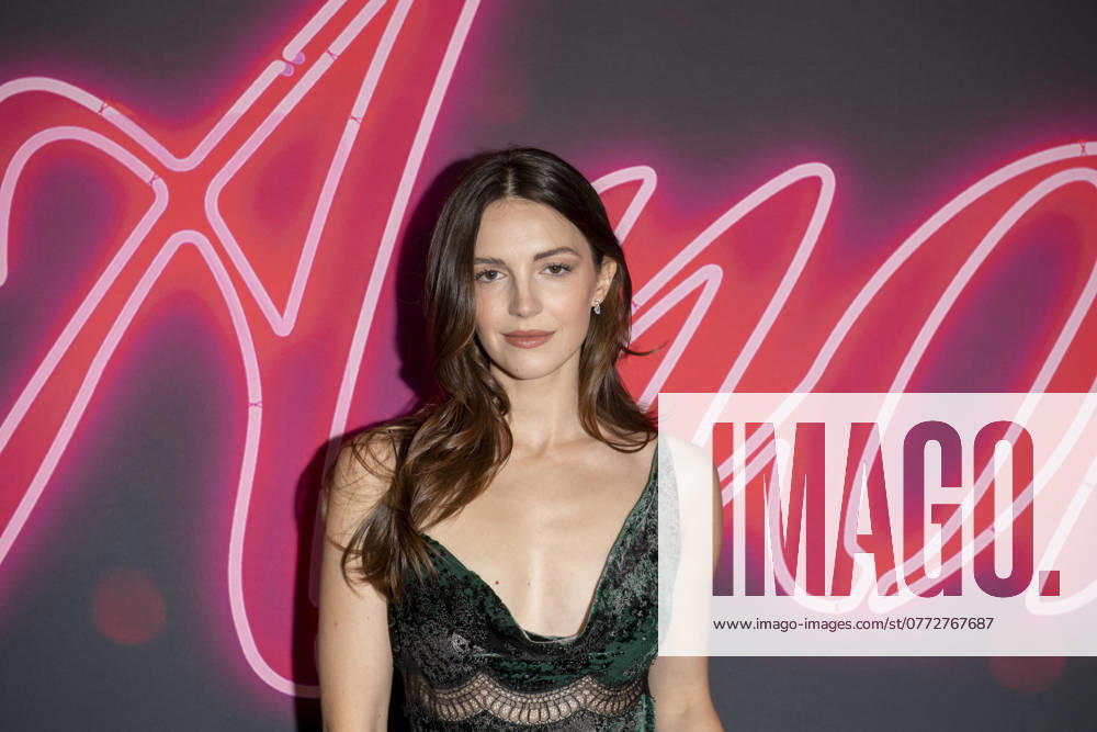 Ella Hunt attends the Anora New York premiere at Regal Times Square in New York City. New York United States - ZUMAs197 20241015_aaa_s197_342