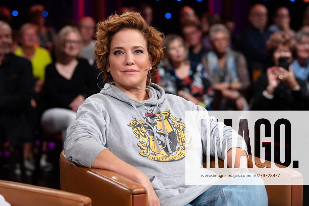 MDR - Riverboat. Schauspielerin Muriel Baumeister anläßlich der Aufzeichnung der MDR - Talkshow Riverboat am 18.10.2024 in der Mediacity Leipzig. 20241018ADO0022