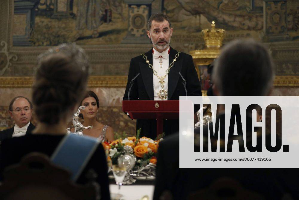 Spain s King Felipe VI delivers a speech at the beginning of a gala dinner held in honour of Argentinian President, Mauricio Macri (unseen) at Royal Palace in Madrid, Spain, 22 February 2017. Argentina s President, Mauricio Macri, is on a four-day long State visit to Spain aimed to strengthen bilateral ties. Spanish Royal Couple host a galla dinner for Argentinian President Mauricio Macri !ACHTUNG: NUR REDAKTIONELLE NUTZUNG!