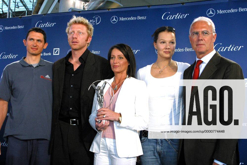 V.li.: Michael Teuber (nominiert als Behindertensportler des Jahres, Deutschland), die Jurymitglieder Boris Becker (Deutschland) und Nadia Comaneci (Rumänien), Franziska van Almsick (nominiert - Comeback des Jahres), Jurymitglied Franz Beckenbauer... Schwimmen Herren Laureus World Sports Award 2003, Nominierung, Pressekonferenz, PK, Pressetermin, Sportlerwahl Gruppe Sportoscar, Award, Awards, Sport, Sports Berlin
