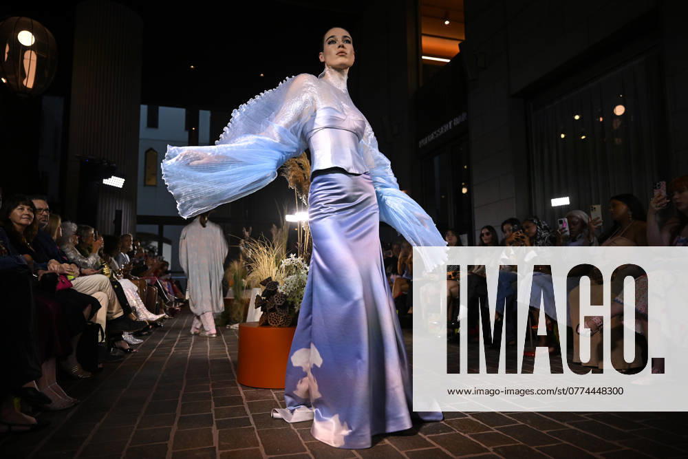 MELBOURNE FASHION WEEK PREVIEW, A model walks the runway during a Melbourne Fashion Week media preview in Melbourne, Monday, October 21, 2024. ( NO ARCHIVING, , NO USE IN BOOKS WITHOUT CONSENT Melbourne Victoria Australia