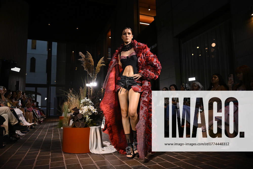 MELBOURNE FASHION WEEK PREVIEW, A model walks the runway during a Melbourne Fashion Week media preview in Melbourne, Monday, October 21, 2024. ( NO ARCHIVING, , NO USE IN BOOKS WITHOUT CONSENT Melbourne Victoria Australia