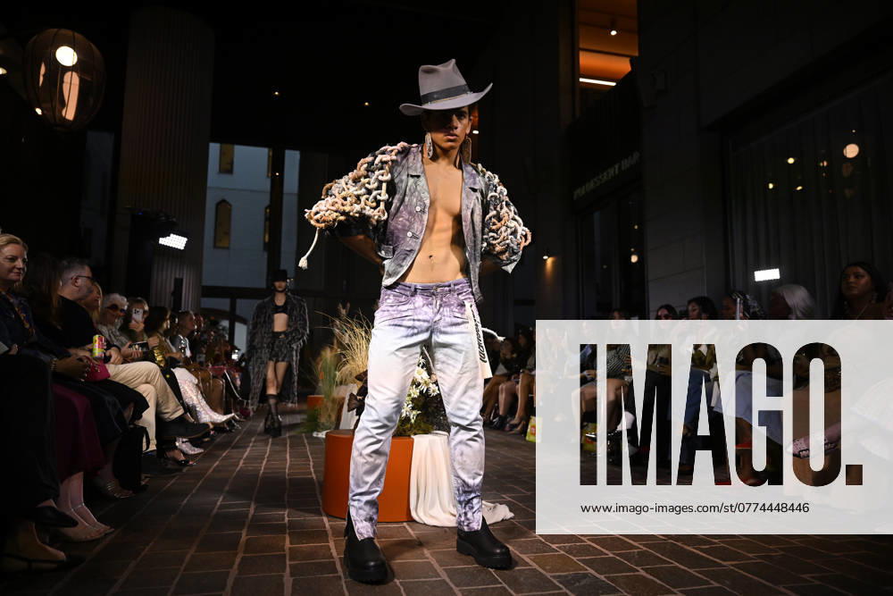 MELBOURNE FASHION WEEK PREVIEW, A model walks the runway wearing a design by Wa Ring during a Melbourne Fashion Week media preview in Melbourne, Monday, October 21, 2024. ( NO ARCHIVING, , NO USE IN BOOKS WITHOUT CONSENT Melbourne Victoria Australia