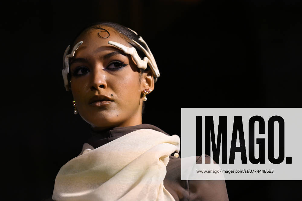 MELBOURNE FASHION WEEK PREVIEW, A model walks the runway during a Melbourne Fashion Week media preview in Melbourne, Monday, October 21, 2024. ( NO ARCHIVING, , NO USE IN BOOKS WITHOUT CONSENT Melbourne Victoria Australia